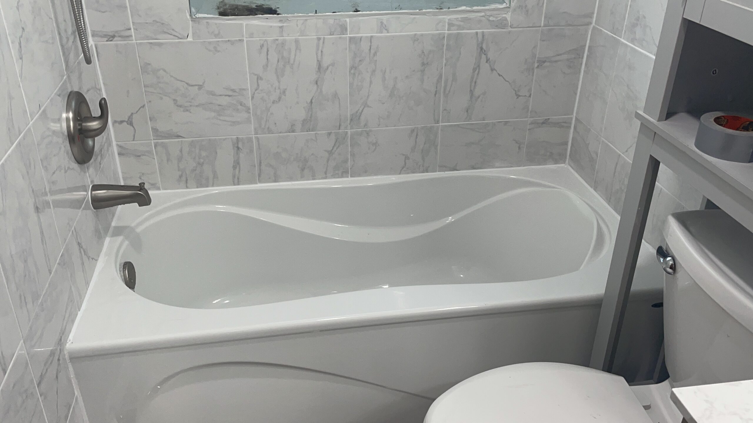 Marble-Look Tub Surround